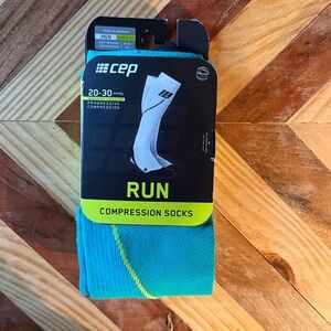cep PROGRESSIVE COMPRESSION MEN’S ATHLETIC SOCKS
